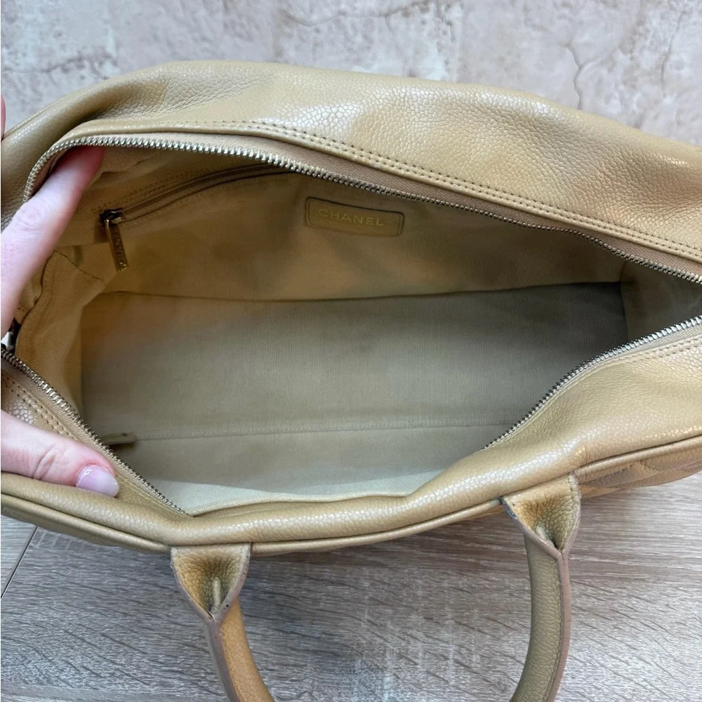 Chanel Cream Vintage Chic Quilted Tan Bowling Handbag - Picture 9 of 14